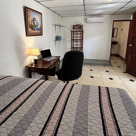 El Callejon Guest House Leon Luaran gambar