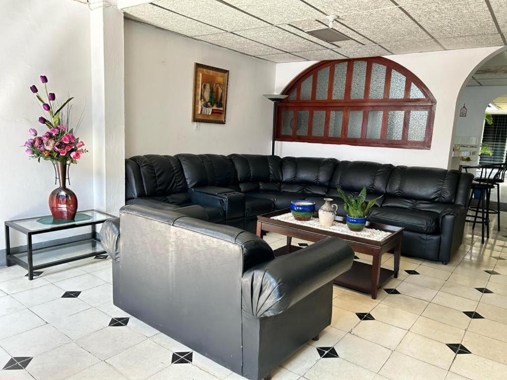 El Callejon Guest House Leon Luaran gambar