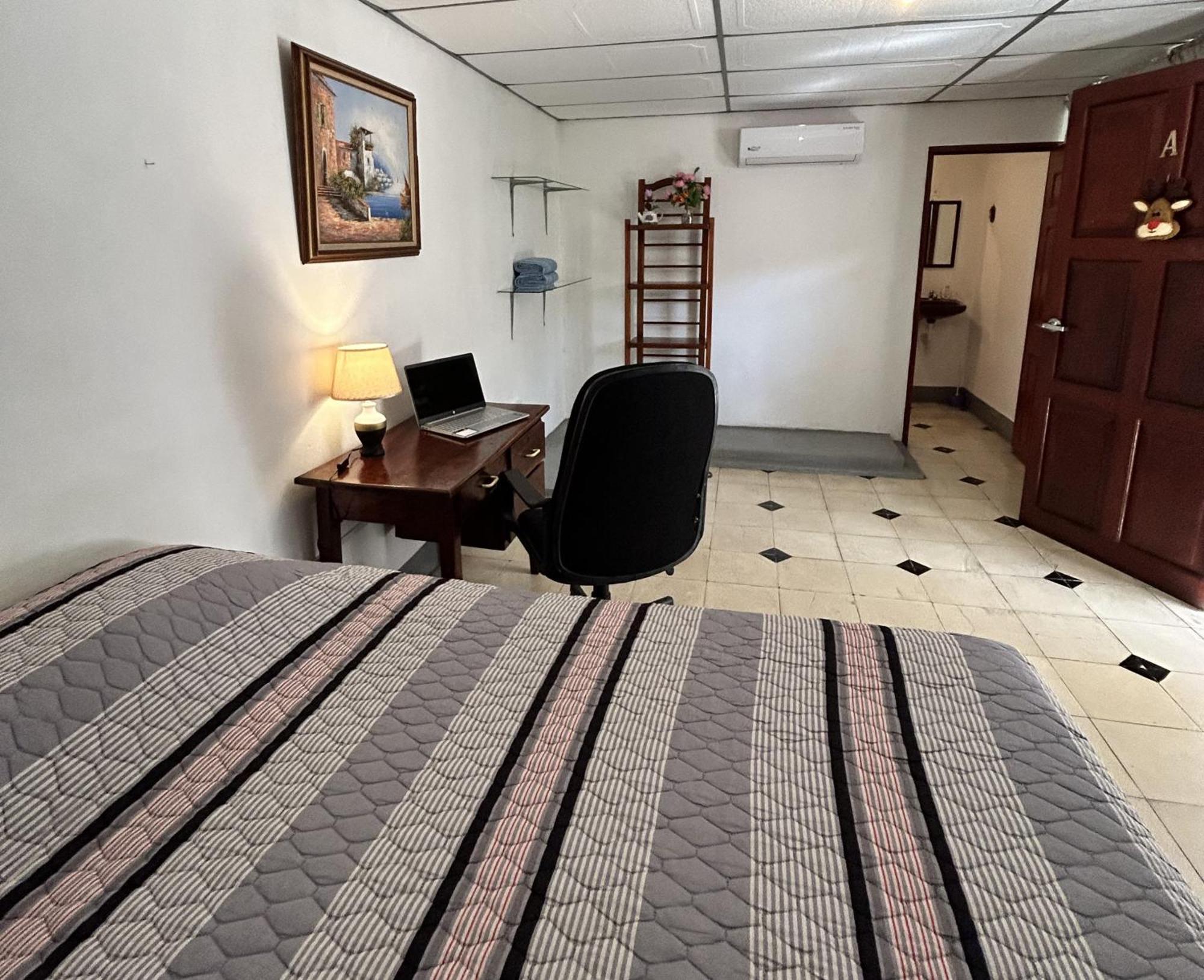 El Callejon Guest House Leon Luaran gambar